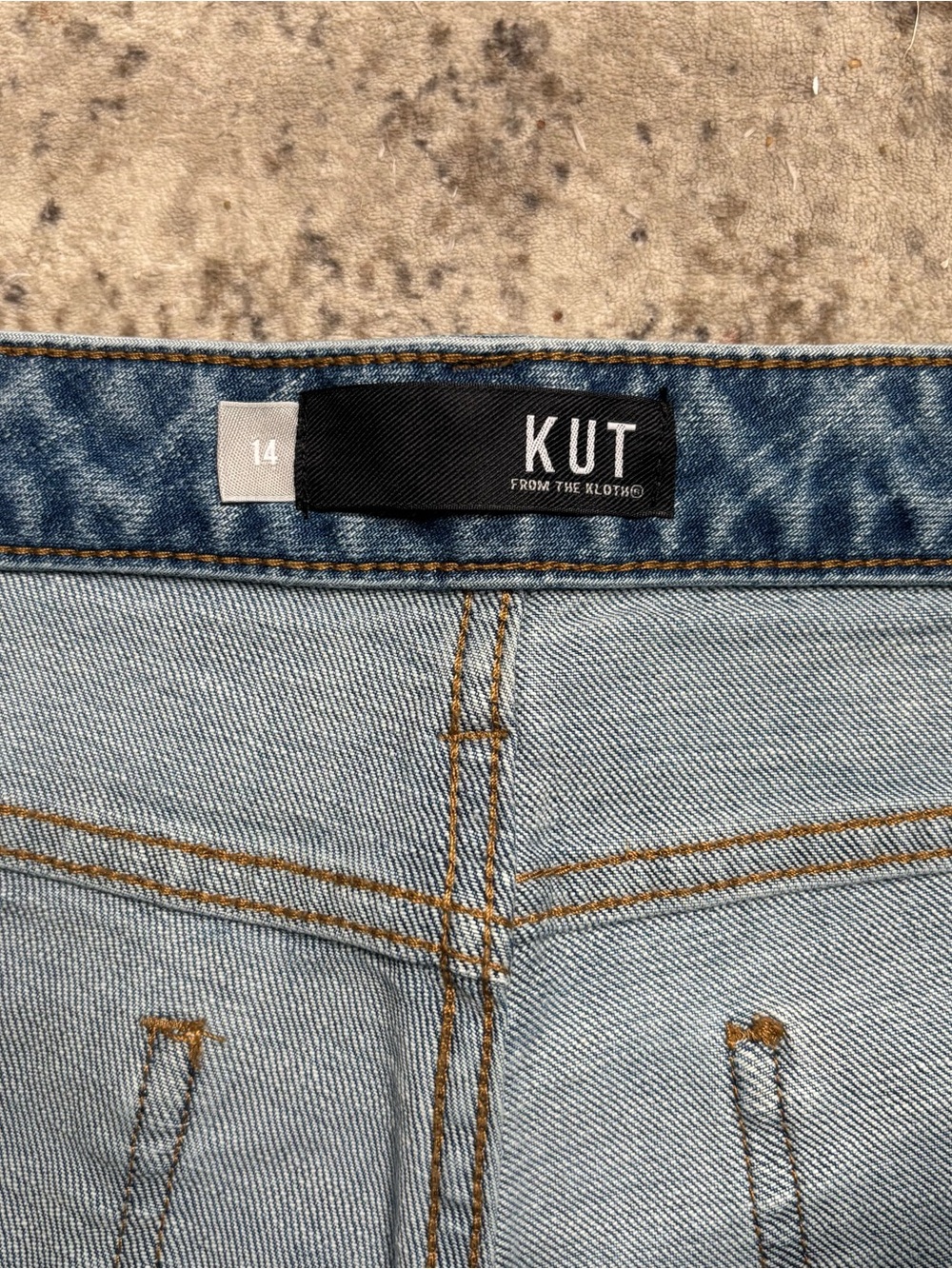 Kut from the Kloth Light Blue Catherine Fab Ab Boyfriend Jeans Size 14 - Picture 7 of 9